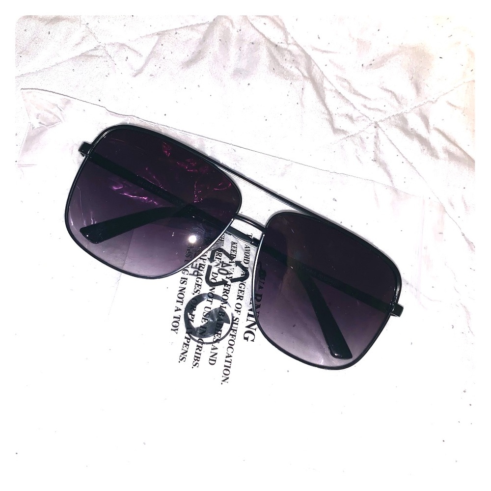 Black Aviator Glasses